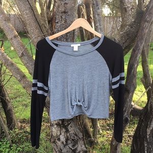 Cute slightly cropped long sleeve shirt!